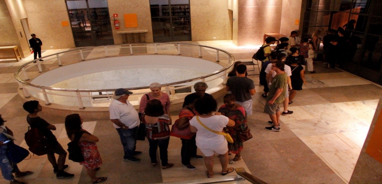 Público no auditório da Biblioteca Mário de Andrade